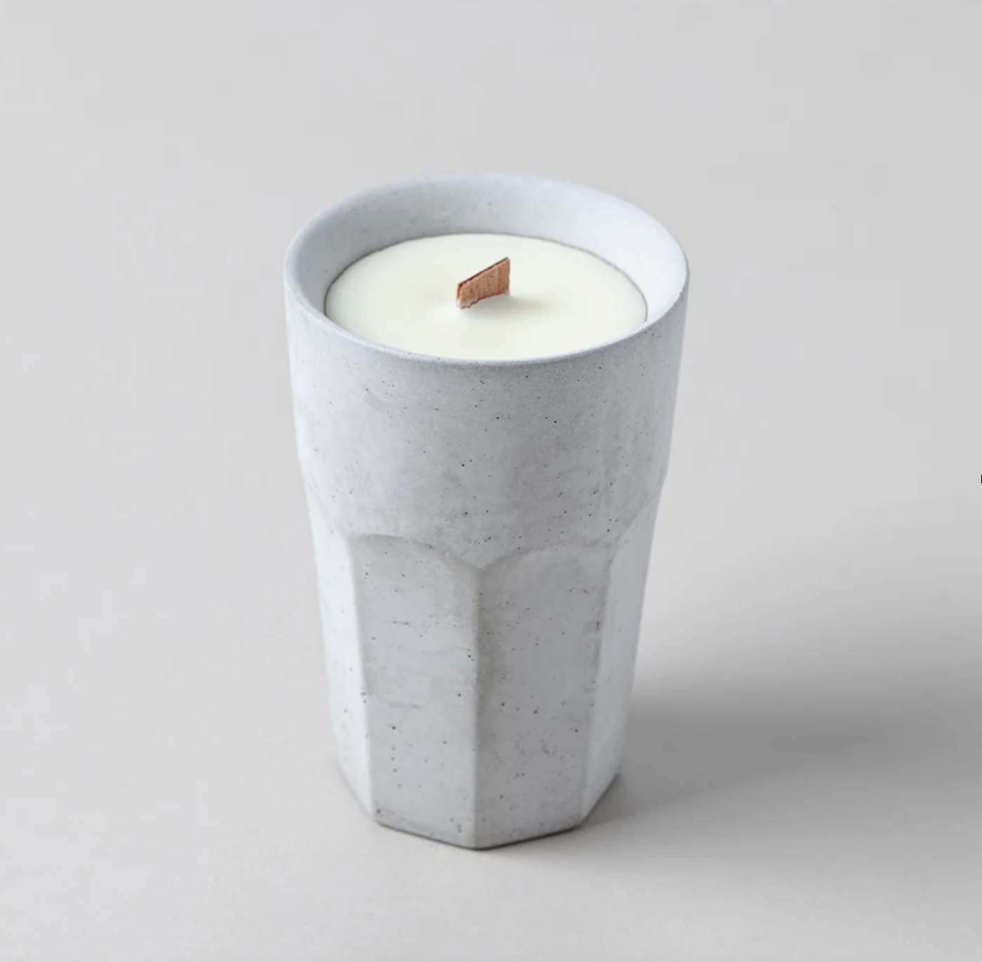 "SHABIBI SHEEP WORKSHOP" Frozen lemon tea scented cement cup candle